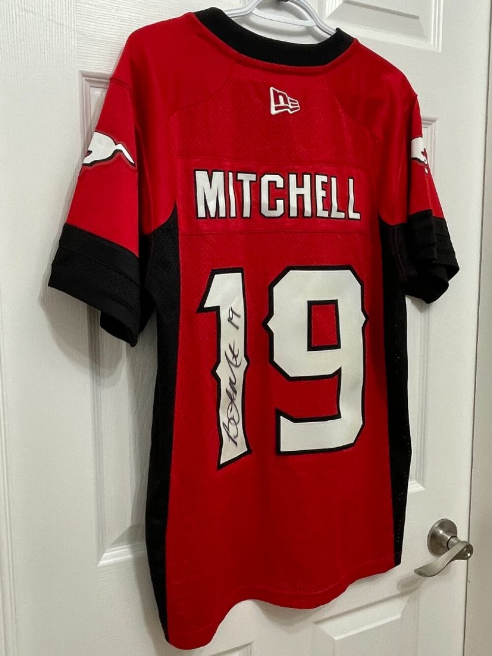 Autographed Bo Levi Mitchell Calgary Stampeders New Era CFL Jersey Medium Signed - Picture 10 of 13